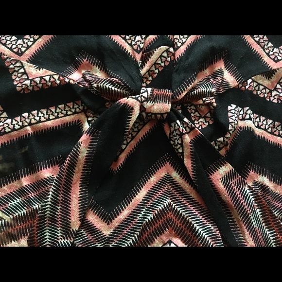 Blouse - Picture 2 of 9